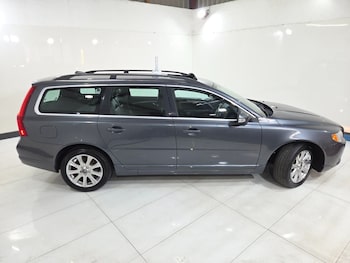 Used Volvo V70 2010 for sale - 79289121: Photo
