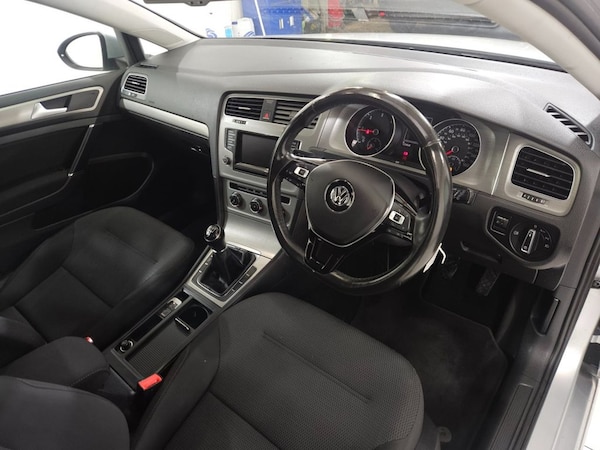 Used Volkswagen Golf 2014 for sale - 76081095: Photo 24