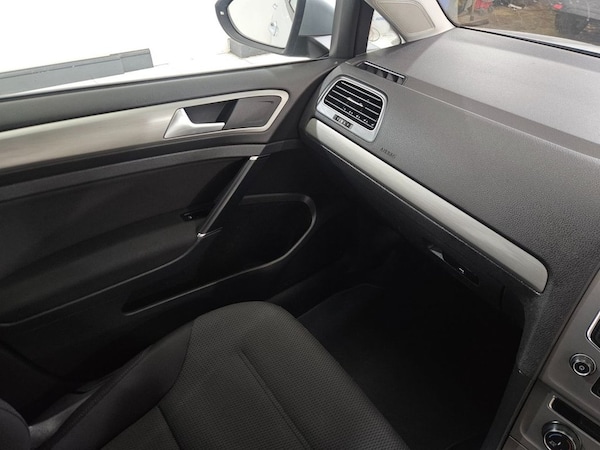 Used Volkswagen Golf 2014 for sale - 76081095: Photo 37
