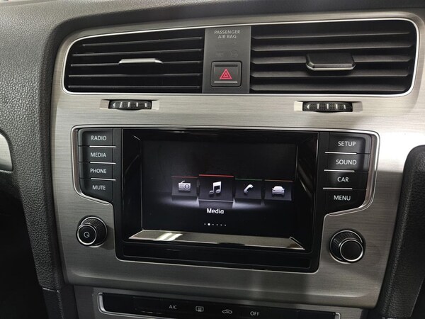Used Volkswagen Golf 2014 for sale - 76081095: Photo 39