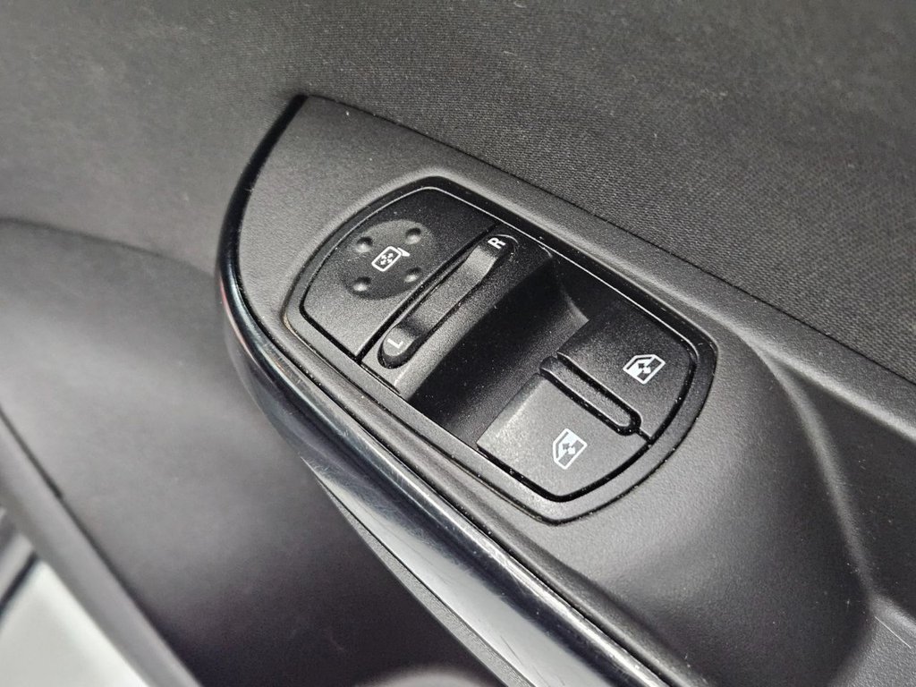 Used Vauxhall Corsa 2015 for sale - 77850475: Photo 42