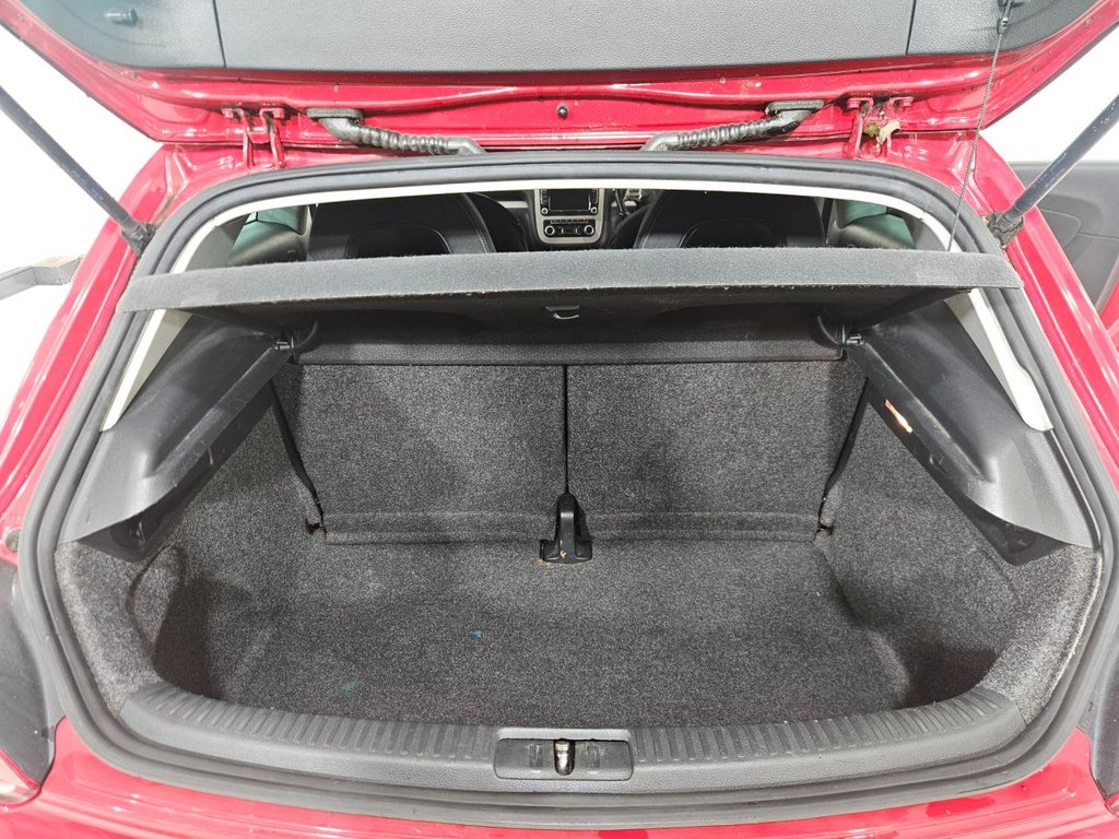 Used Volkswagen Scirocco 2010 for sale - 76376052: Photo 15