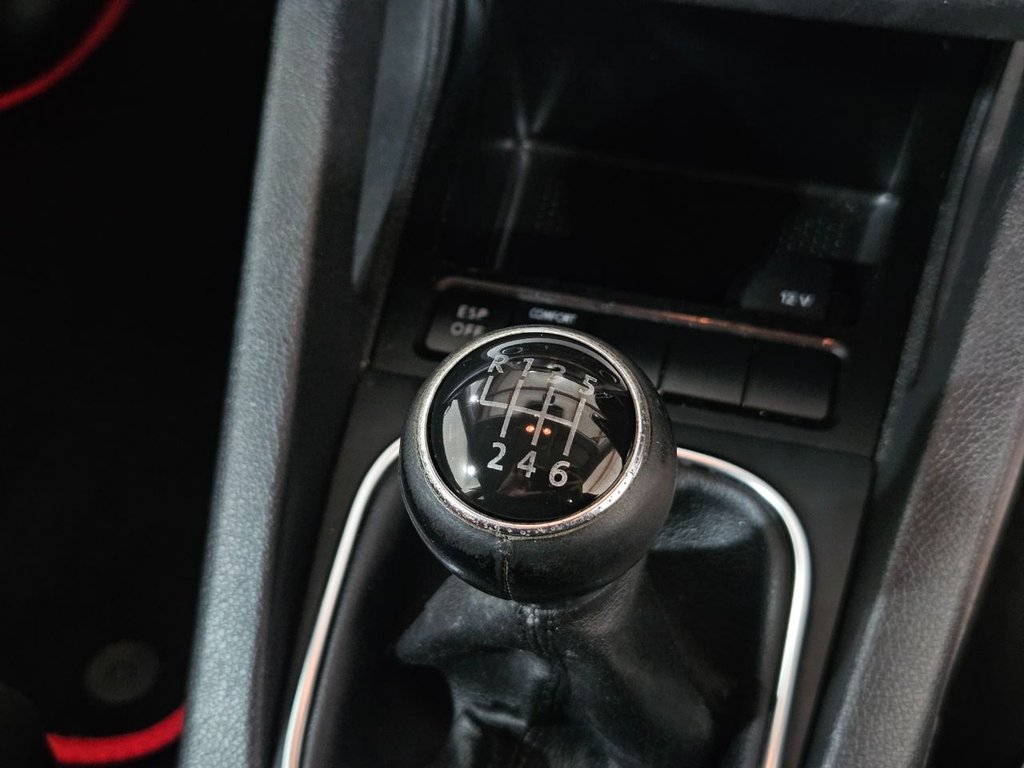 Used Volkswagen Scirocco 2010 for sale - 76376052: Photo 28