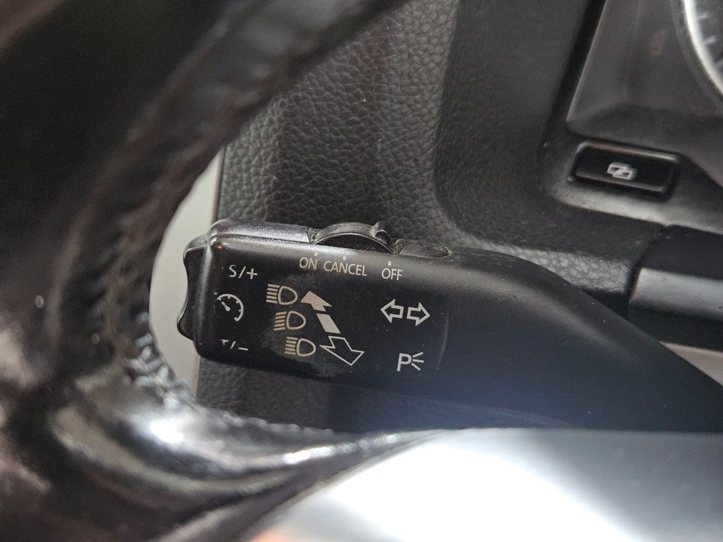 Used Volkswagen Scirocco 2010 for sale - 76376052: Photo 31