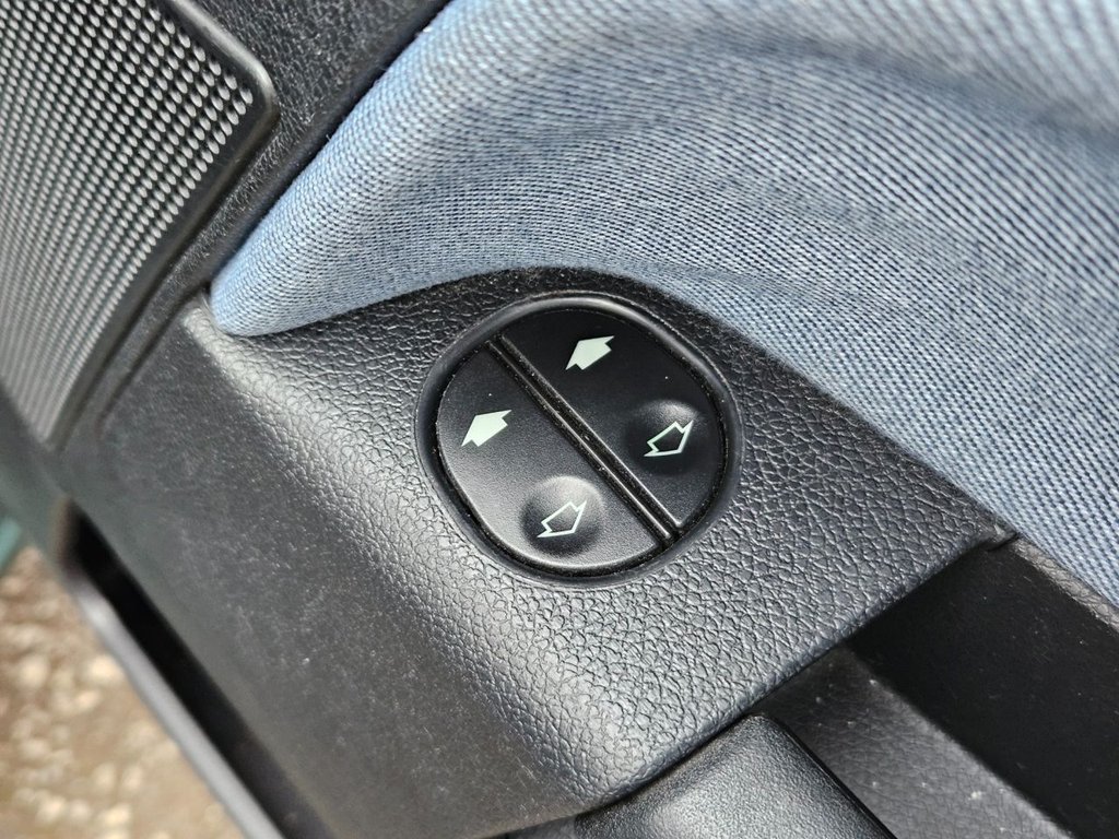 Used Ford Fusion 2005 for sale - 77821069: Photo 18