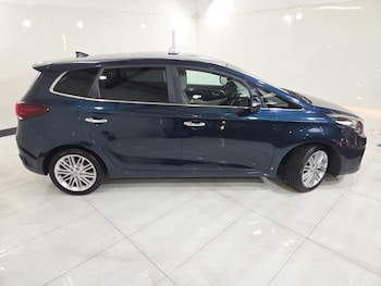Used Kia Carens 2018 for sale - 79437790: Photo