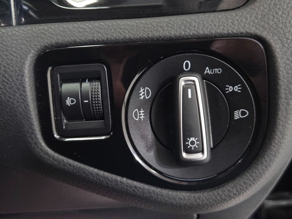 Used Volkswagen Golf 2015 for sale - 77748063: Photo 37