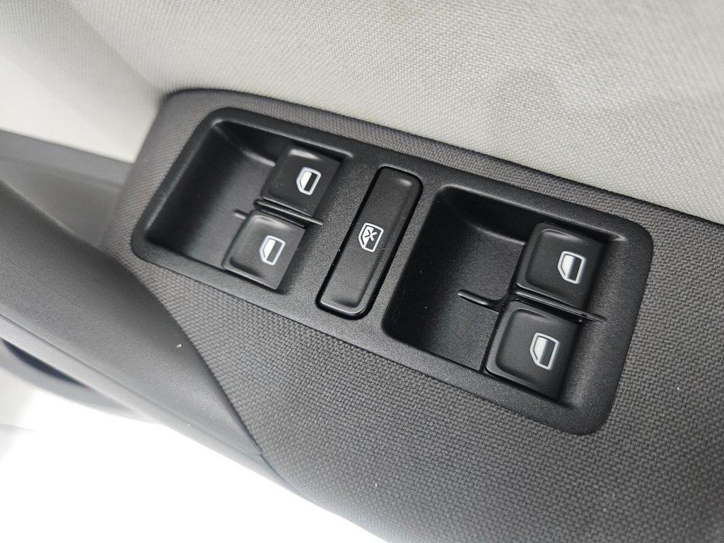 Used Volkswagen Polo 2015 for sale - 76333868: Photo 35