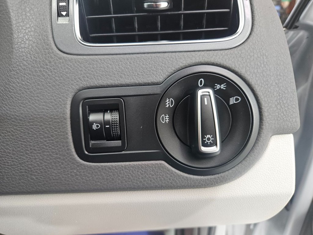 Used Volkswagen Polo 2015 for sale - 76333868: Photo 37