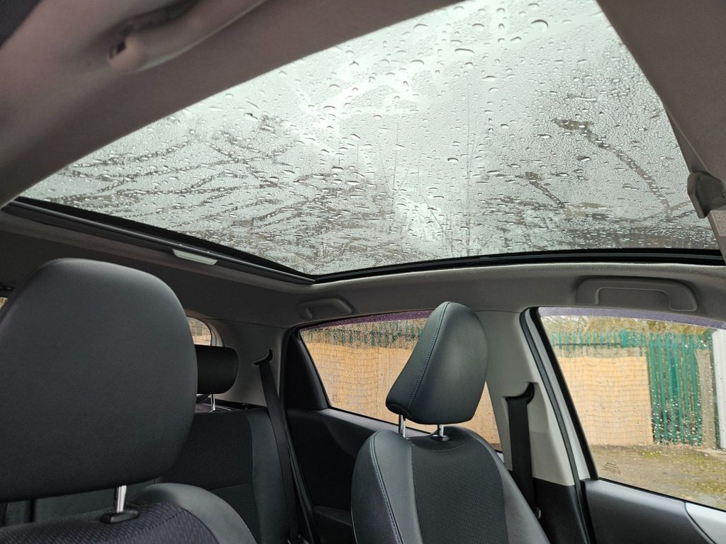 Used Toyota Yaris 2014 for sale - 77631788: Photo 16