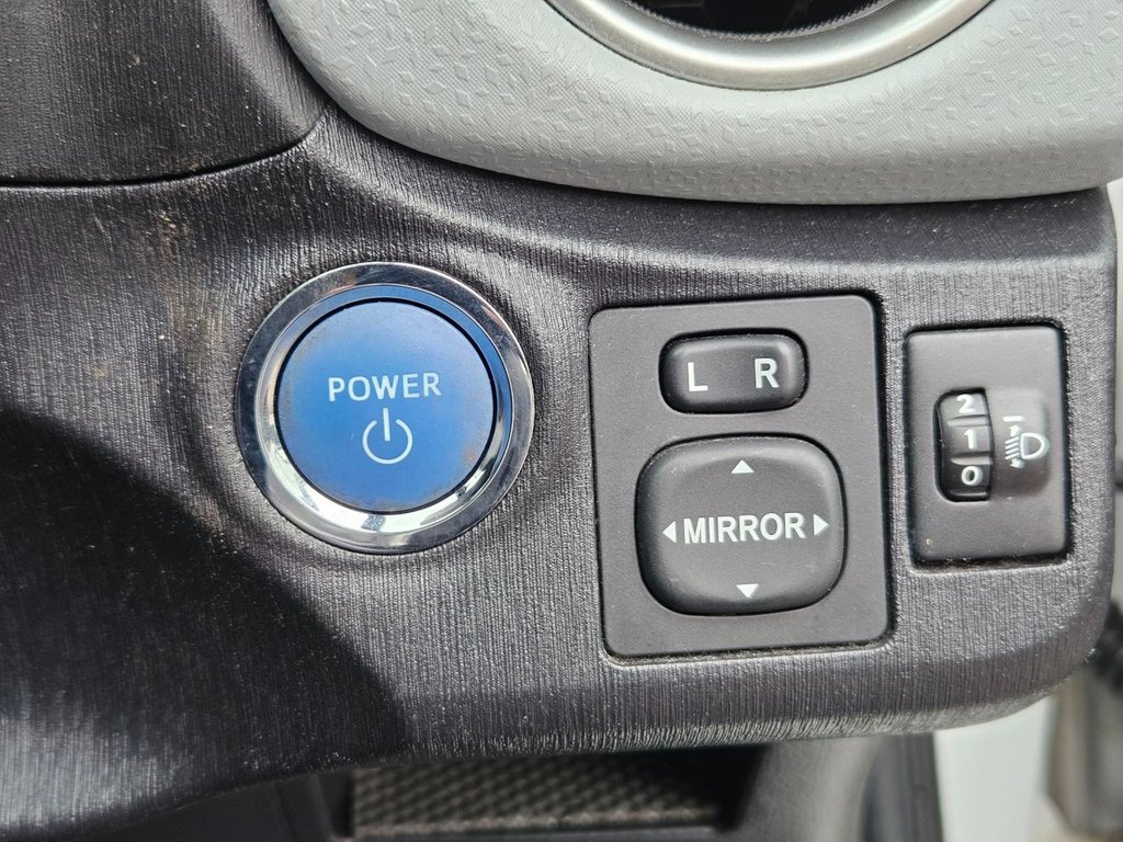 Used Toyota Yaris 2014 for sale - 77631788: Photo 31