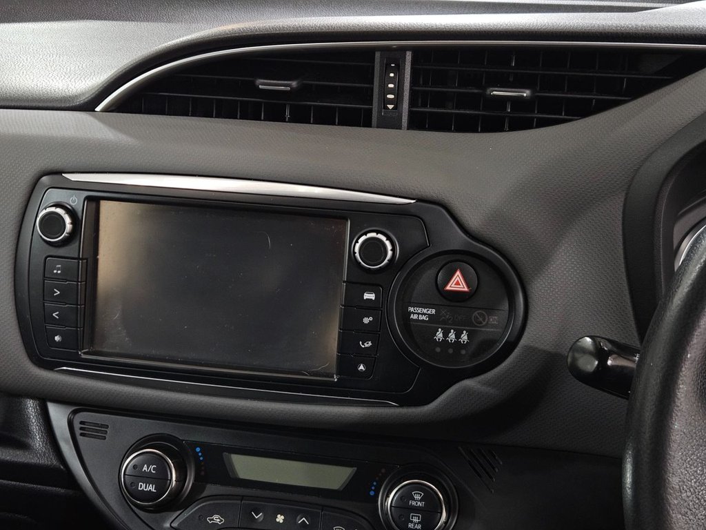 Used Toyota Yaris 2015 for sale - 76356449: Photo 48