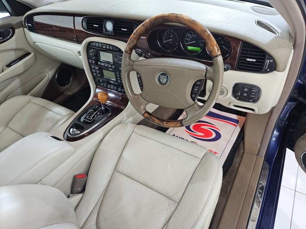 Used Jaguar XJ 2004 for sale - 76768182: Photo 17