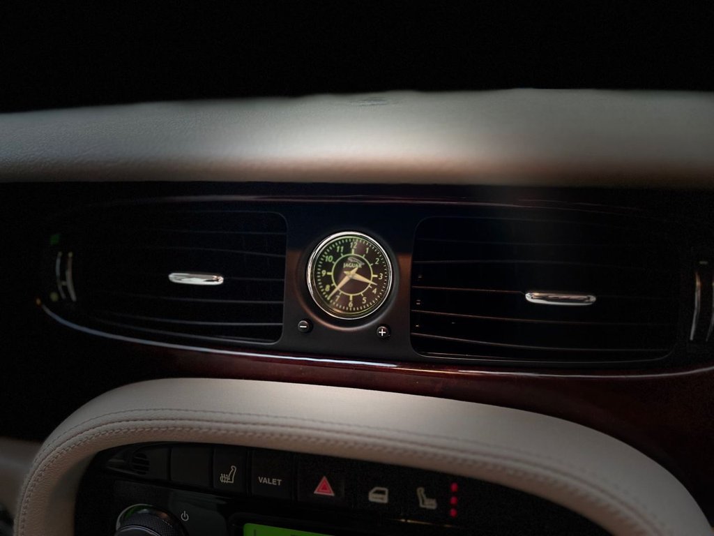 Used Jaguar XJ 2004 for sale - 76768182: Photo 23