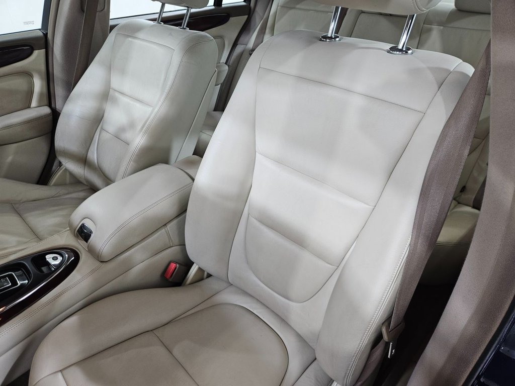 Used Jaguar XJ 2004 for sale - 76768182: Photo 30