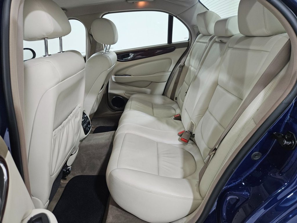 Used Jaguar XJ 2004 for sale - 76768182: Photo 33