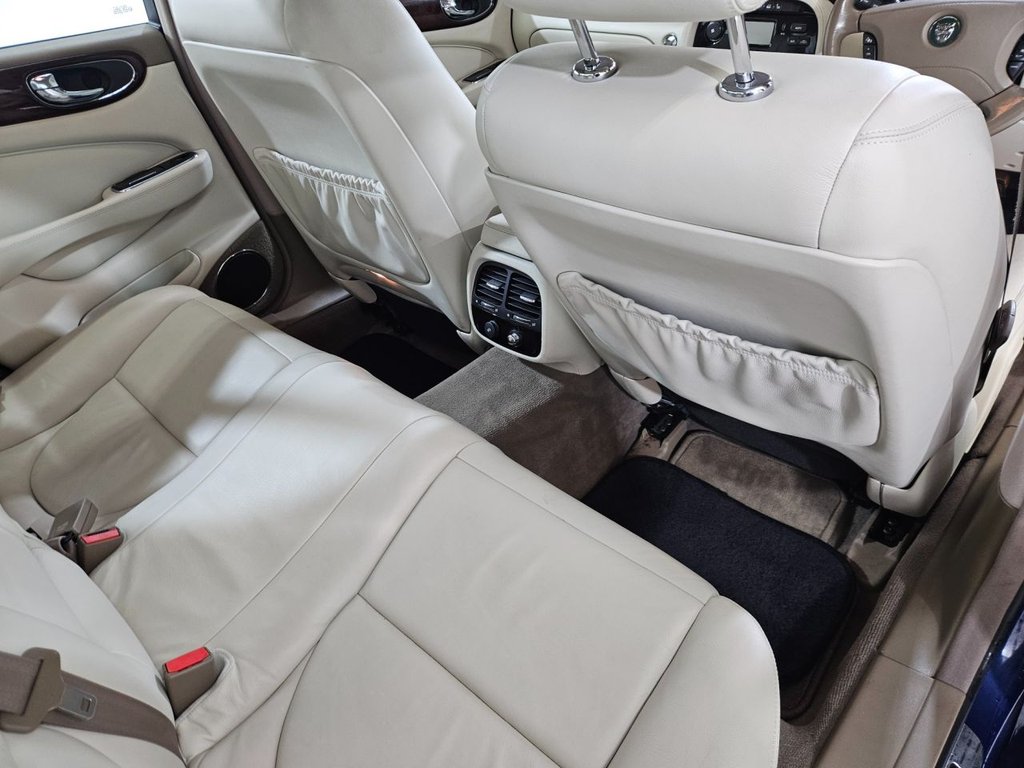 Used Jaguar XJ 2004 for sale - 76768182: Photo 36