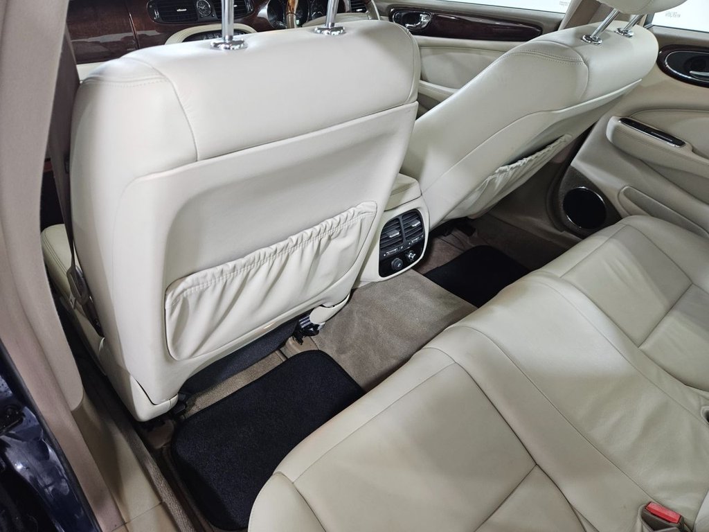 Used Jaguar XJ 2004 for sale - 76768182: Photo 37
