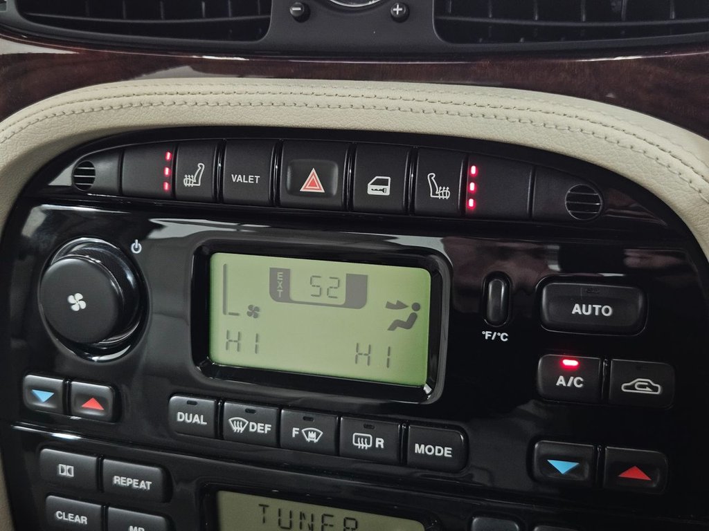 Used Jaguar XJ 2004 for sale - 76768182: Photo 43