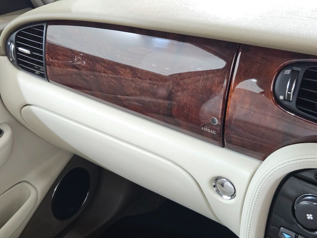 Used Jaguar XJ 2004 for sale - 76768182: Photo 45