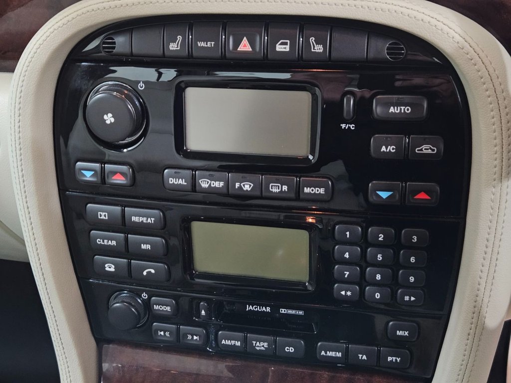 Used Jaguar XJ 2004 for sale - 76768182: Photo 49