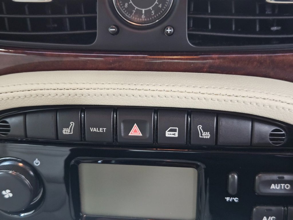 Used Jaguar XJ 2004 for sale - 76768182: Photo 50