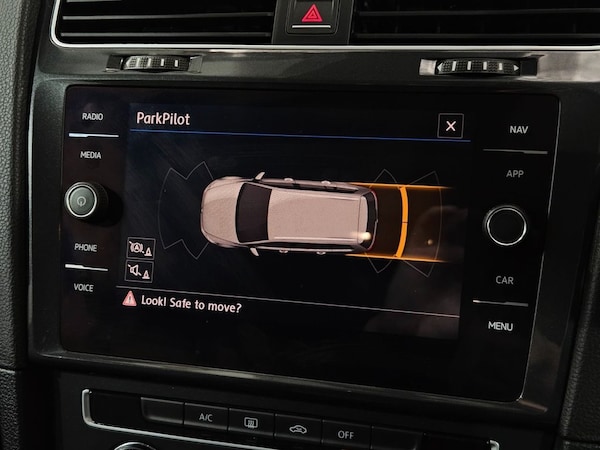 Used Volkswagen Golf 2017 for sale - 76245278: Photo 32