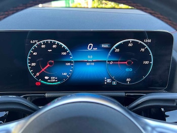 Used Mercedes-Benz EQA 2022 for sale - 76674916: Photo