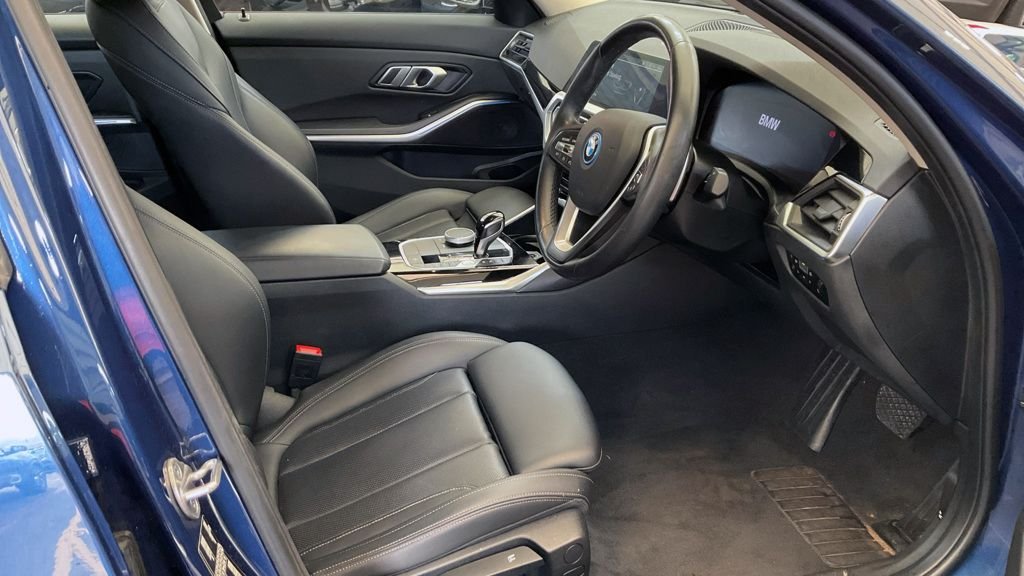 Used BMW 3 Series 2021 for sale - 76368028: Photo 11