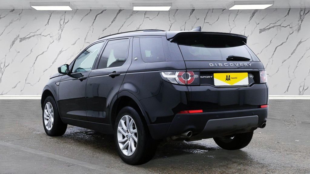 Used Land Rover Discovery Sport 2019 for sale - 76686530: Photo 4