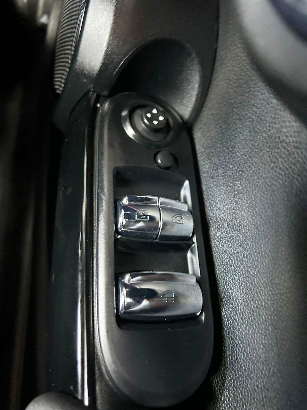 Used MINI Convertible 2021 for sale - 75777547: Photo 26