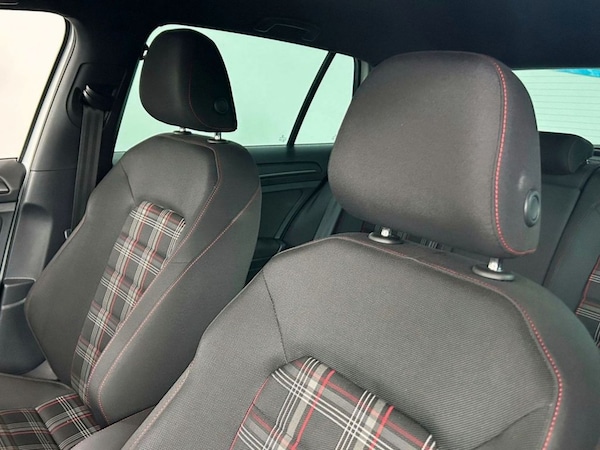 Used Volkswagen Golf 2019 for sale - 75088112: Photo 24