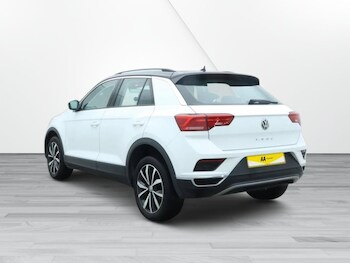 Used Volkswagen T-Roc 2020 for sale - 76386479: Photo