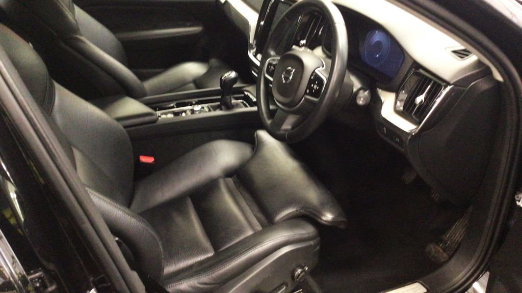 Used Volvo V60 2018 for sale - 76883724: Photo 10