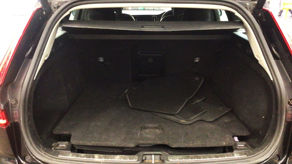 Used Volvo V60 2018 for sale - 76883724: Photo 12