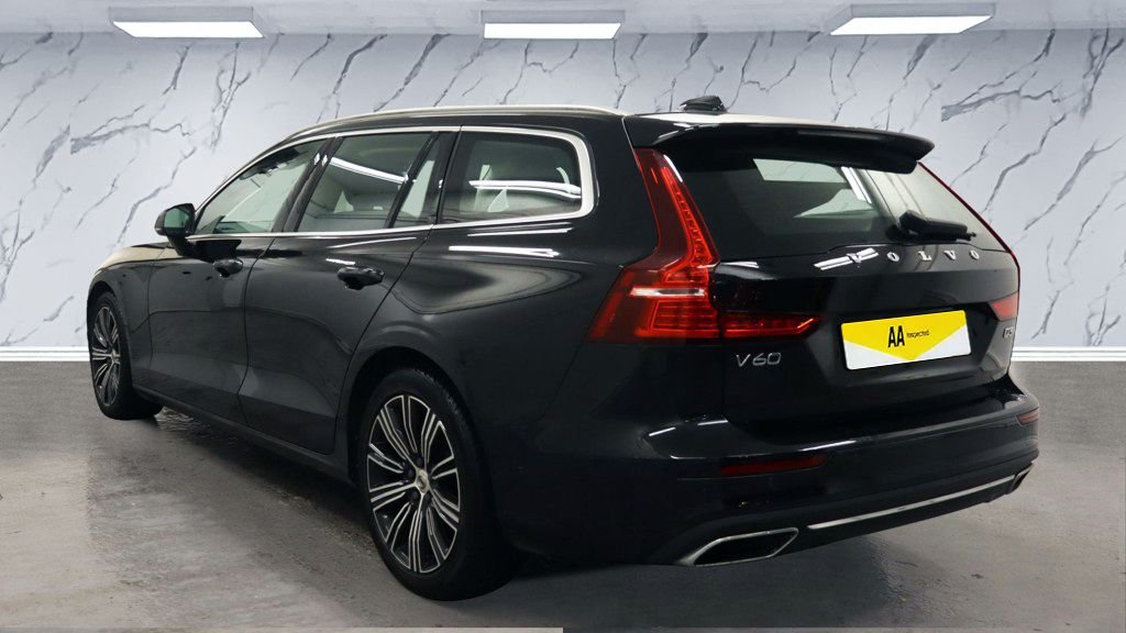 Used Volvo V60 2018 for sale - 76883724: Photo 3