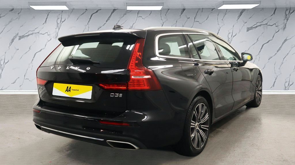 Used Volvo V60 2018 for sale - 76883724: Photo 4