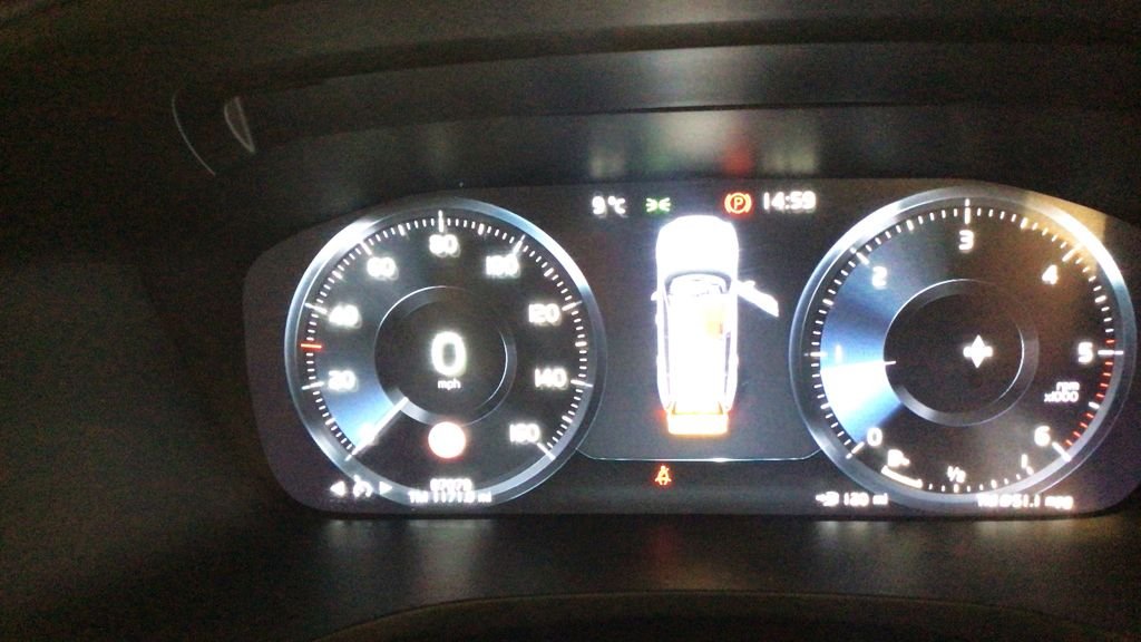 Used Volvo V60 2018 for sale - 76883724: Photo 9