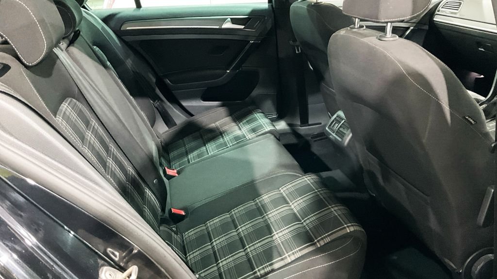 Used Volkswagen Golf 2017 for sale - 77498529: Photo 11