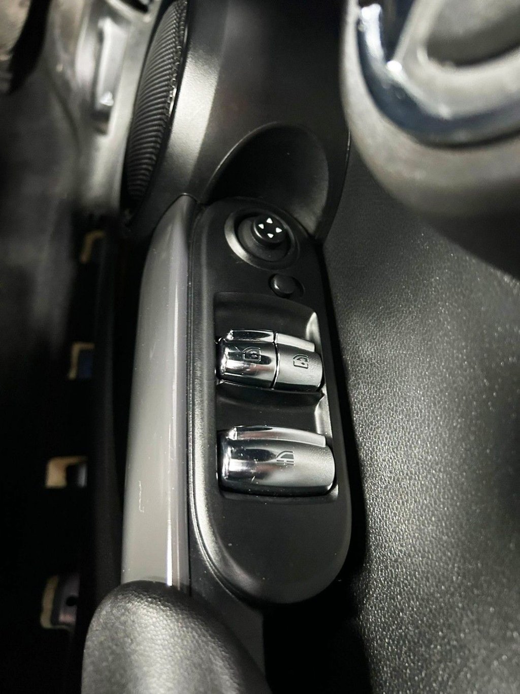 Used MINI Convertible 2018 for sale - 77680512: Photo 26