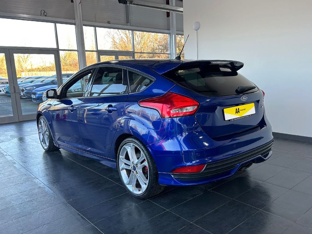 Used Ford Focus 2015 for sale - 76686678: Photo 11