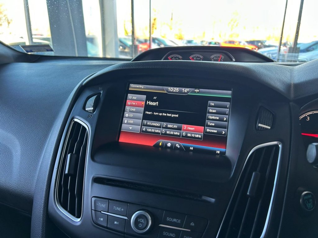 Used Ford Focus 2015 for sale - 76686678: Photo 17