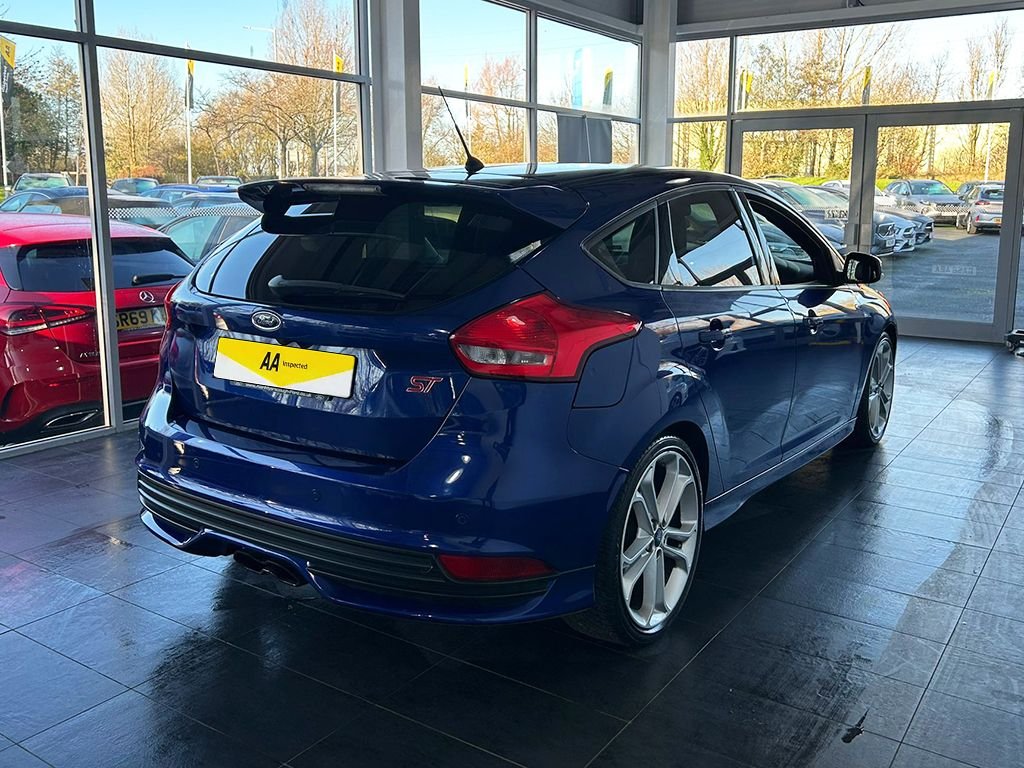 Used Ford Focus 2015 for sale - 76686678: Photo 8