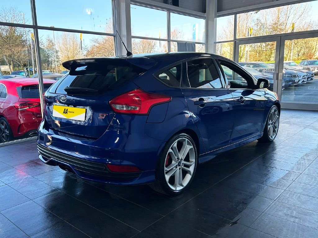 Used Ford Focus 2015 for sale - 76686678: Photo 9