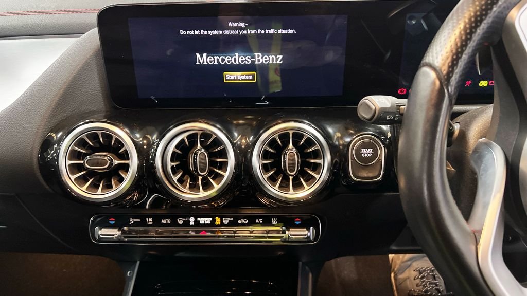 Used Mercedes-Benz EQA 2021 for sale - 76686527: Photo 8