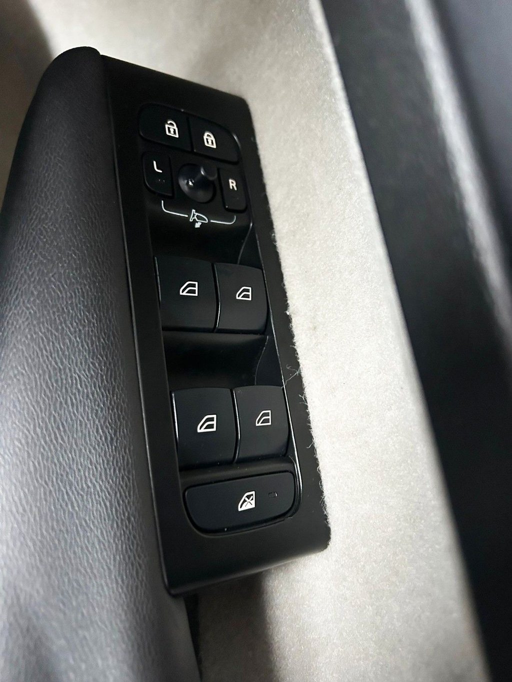 Used Volvo XC40 2021 for sale - 76368154: Photo 21