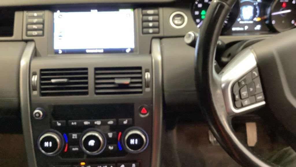 Used Land Rover Discovery Sport 2019 for sale - 77263713: Photo 9