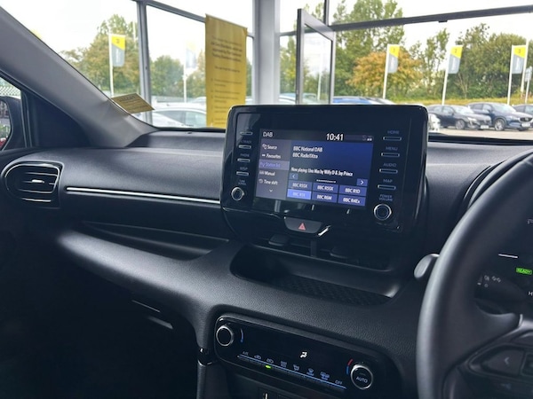 Used Toyota Yaris 2021 for sale - 75397502: Photo 17