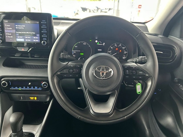 Used Toyota Yaris 2021 for sale - 75397502: Photo 20