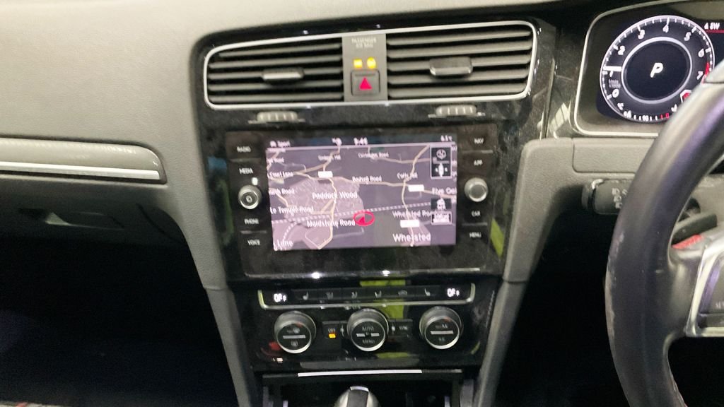 Used Volkswagen Golf 2019 for sale - 77835696: Photo 11